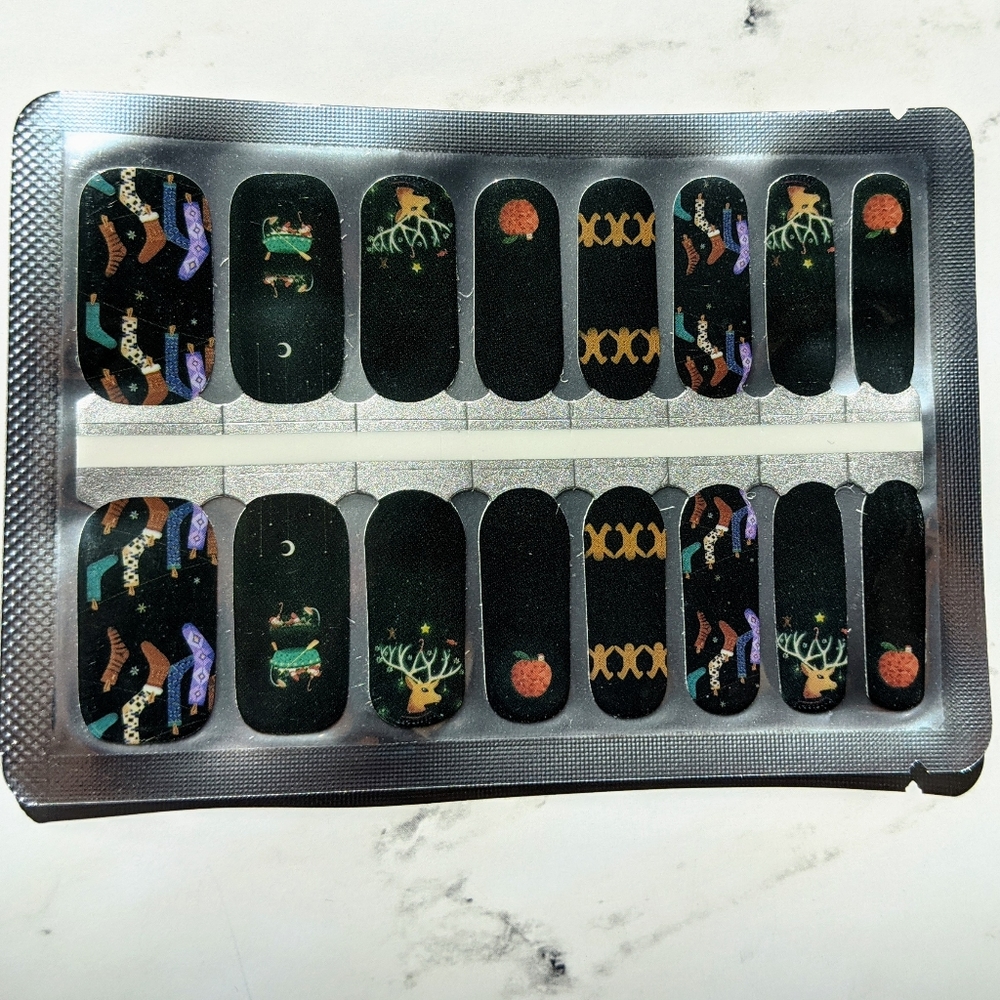 5 for $15 Nail Wraps- Christmas Eve